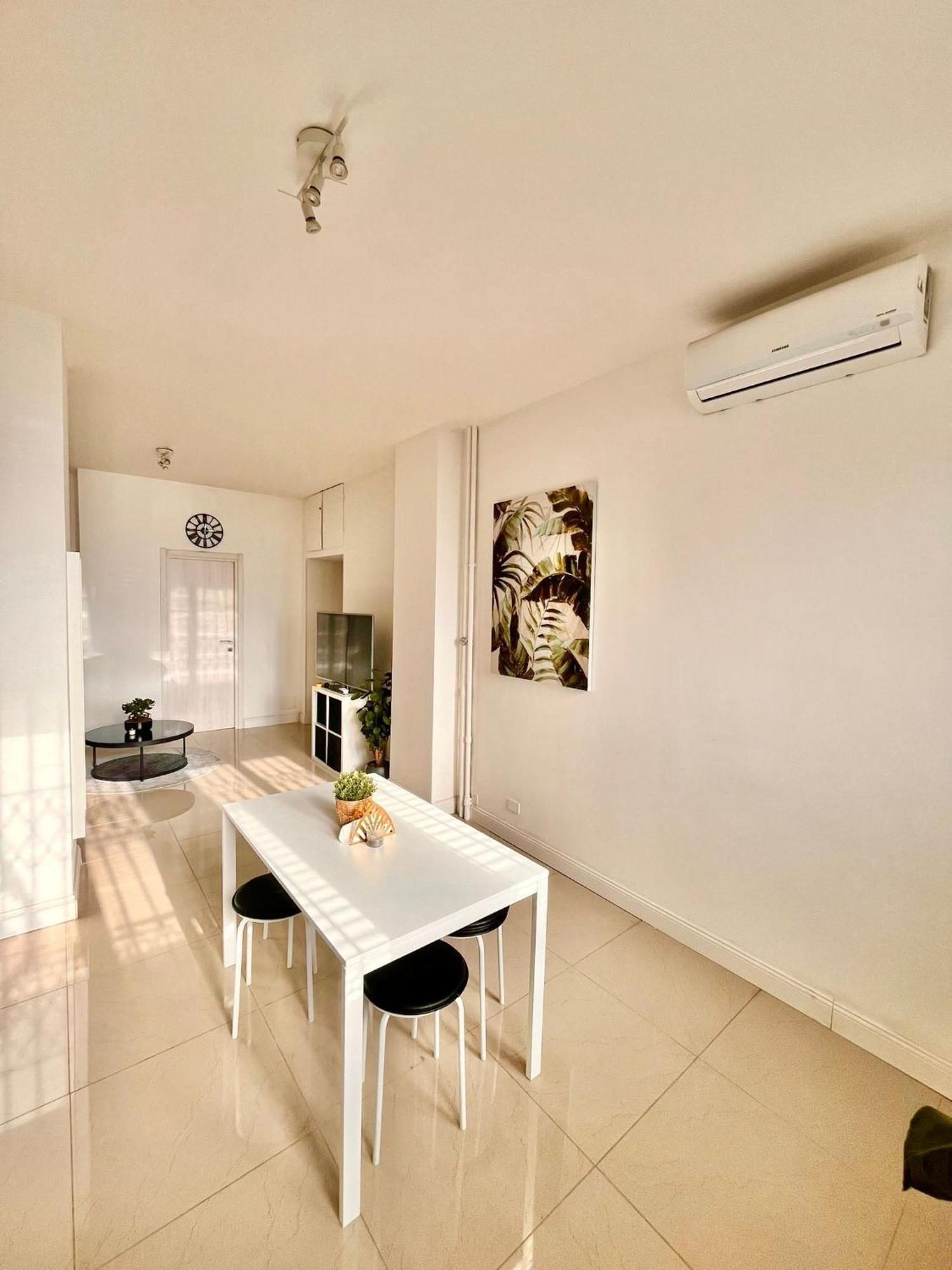 Quarto em Acomodações Particulares Double With Private Bathroom In Shared Roma