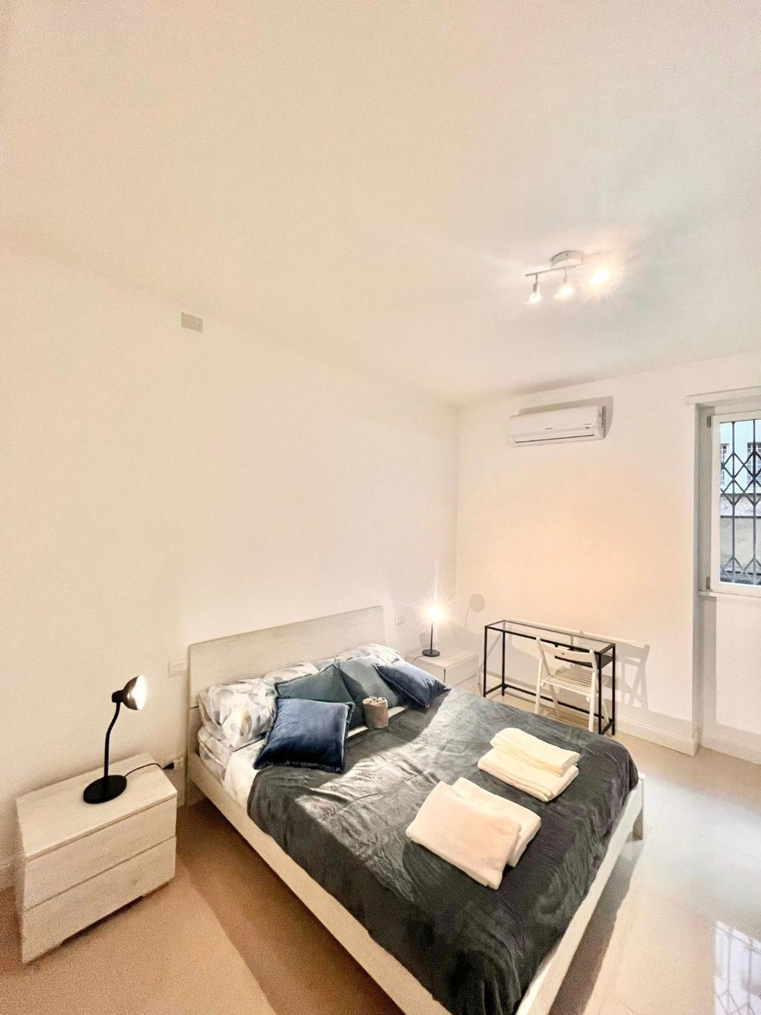 Double With Private Bathroom In Shared Habitación en casa particular